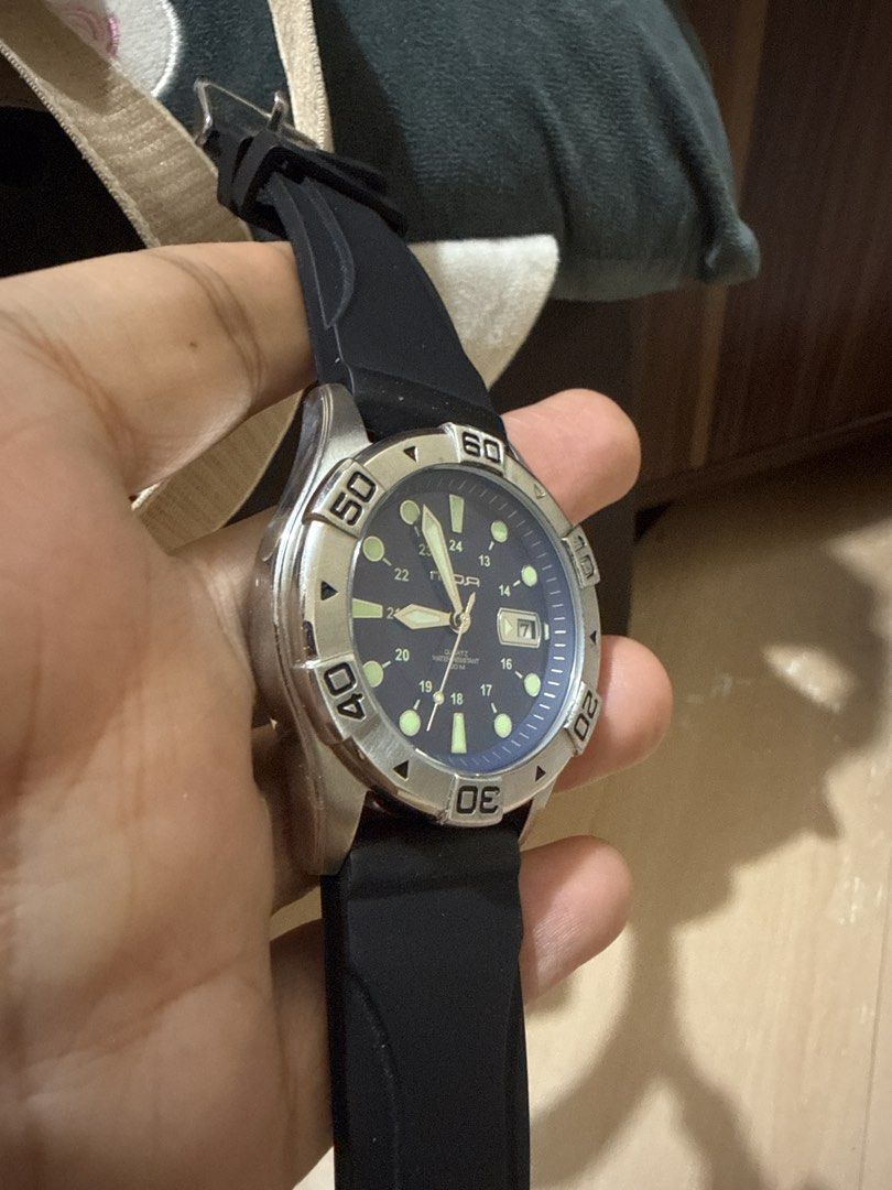 Unisilver Watch Original for Men (Category: Men's Watches) located in Pasig City. Submitted by welzshop (Listing ID 1426634402, Image 3). Description: Unisilver Watch Original for Men Rotating Bezel All Original Still Good and Presentable.