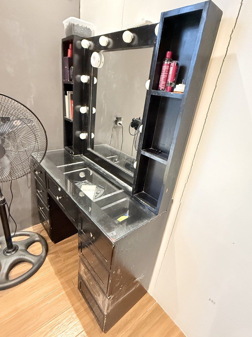 Vanity Mirror (Category: Shelves, Cabinets & Racks) located in San Fernando. Submitted by mgpy08 (Listing ID 1426967534, Image 2). Description: Vanity Mirror Pinagawa ko po ng 15,000 Hindi ko nagamit kasi nagka baby agad May mga minor flaws kaya mababa ko na lang ibenta Ung ilaw nya dat gumagana ngayon d ko pa nasubukan Pick up only.