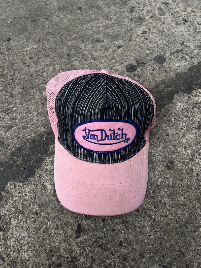 Vintage 90s Von Dutch Trucker Authentic (Category: Caps & Hats) located in Alcala. Submitted by capnbagseller (Listing ID 1427001821, Image 1). Description: Need Wash No Issues Vintage 90s Negotiable Baguio Loc.