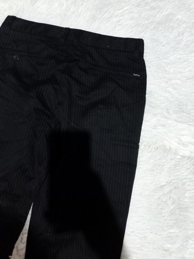 Volcom Pinstripe Pants (Category: Jeans) located in Polomolok. Submitted by aldrex_18 (Listing ID 1427008587, Image 3). Description: as new condition no issue 10/10 color rate w28-30 x L39 .