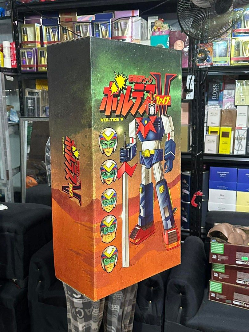Voltes V Mindstyle by Toei Japan (Category: Figurines & Statues) located in Taytay. Submitted by michidc (Listing ID 1427021984, Image 2). Description: AUTHENTIC!!! BY: MINDSTYLE LICENSED BY: TOEI JAPAN AND TELESUCCESS PHILIPPINES ₱1x,xxx ONLY!!! Market value 25k up VOLTES V ALMOST 24 INCHES TALL VINYL MATERIALS MAKAPAL NA VINYL ANG MATERIALS PO NITO. HINDE NALUNDO. WITH LIMITED ARTICULATIONS LIMITED EDITION BATTLE DAMAGED VARIANT TOYCON 2016 EXC