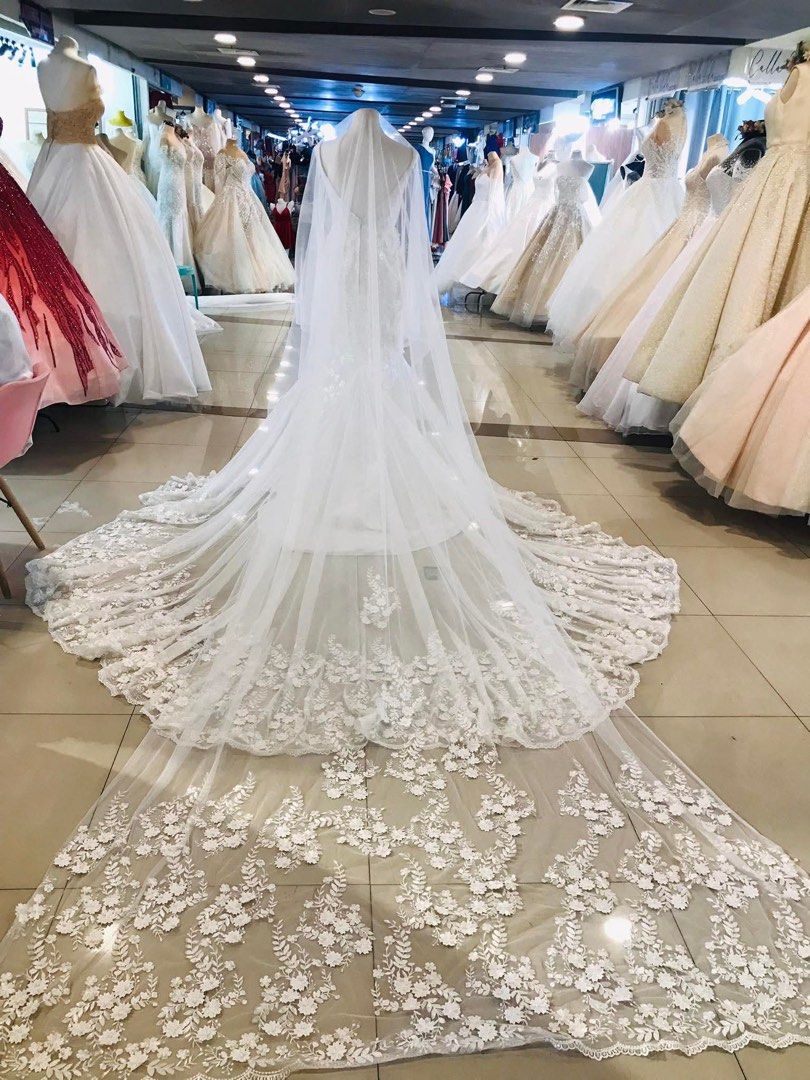 Wedding Gown for sale (Category: Evening dresses & gowns) located in Manila. Submitted by shushuanime (Listing ID 1426964071, Image 2). Description: Bride Height: 5’1 Can fit to XS - Small size With swarovski stones + customized veil Gown is already dry cleaned. PM for exact measurement and price.