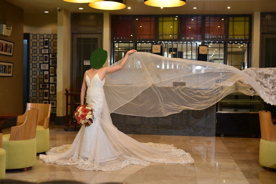 Wedding Gown for sale (Category: Evening dresses & gowns) located in Manila. Submitted by shushuanime (Listing ID 1426964071, Image 1). Description: Bride Height: 5’1 Can fit to XS - Small size With swarovski stones + customized veil Gown is already dry cleaned. PM for exact measurement and price.