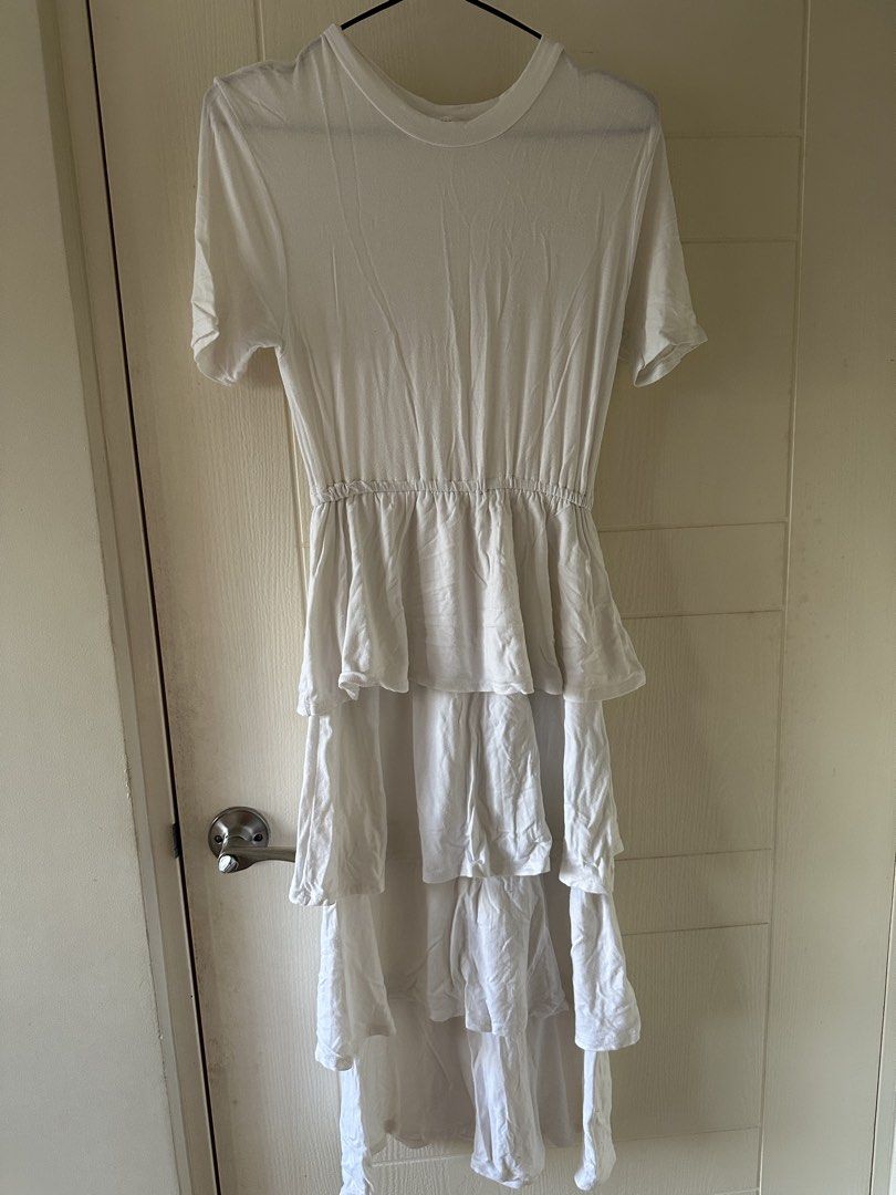 White Layered Dress (Category: Dresses) located in Mandaluyong City. Submitted by createyourtrend (Listing ID 1427103018, Image 1). Description: Rfs: declutterring Stretchable fabric Garterized waistline.