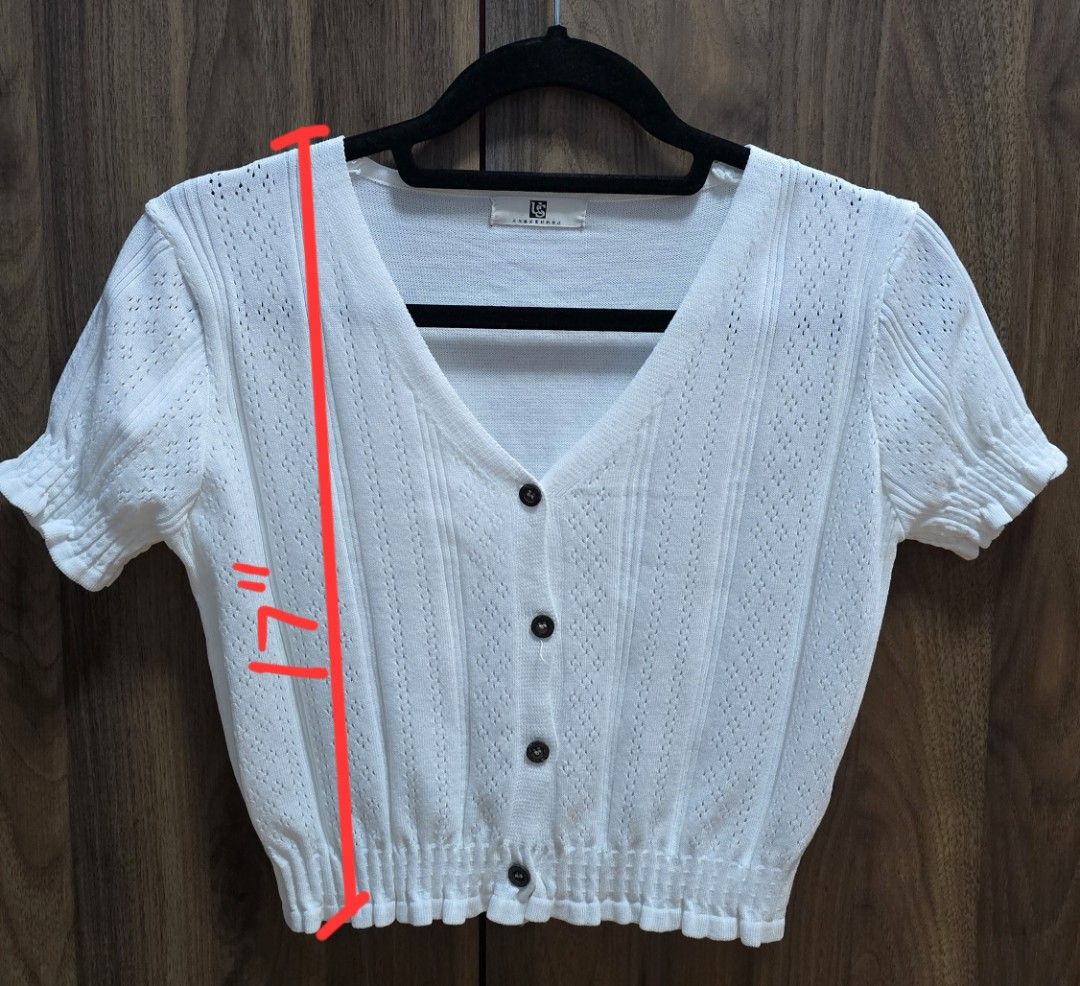 White Top (Category: Blouses) located in Manila. Submitted by stuff.gaming (Listing ID 1427087190, Image 3). Description: White top Fits XXS-M frames Price still negotiable Shipping to be shouldered by buyer via J&T, Grab, & Lalamove.
