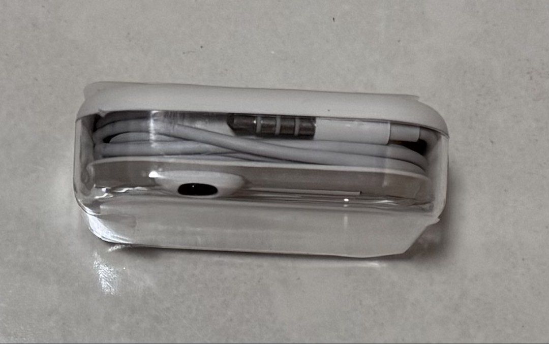 Wired Earbuds/ Earphones424105116414126081