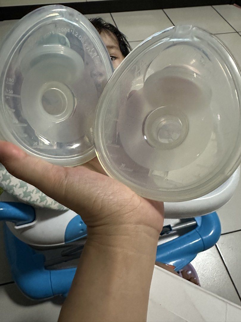 x5 flow Breast Pump Parts extra handsfree cups (Category: Breastfeeding & Bottle Feeding) located in Manila. Submitted by mommyof6 (Listing ID 1427141749, Image 1). Description: x5 flow handsfree pump spare 1pair of handsfree cups no motors used for 2months but not everyday malapit na grumaduate sa pumping no issue sa suction newly replaced valves.