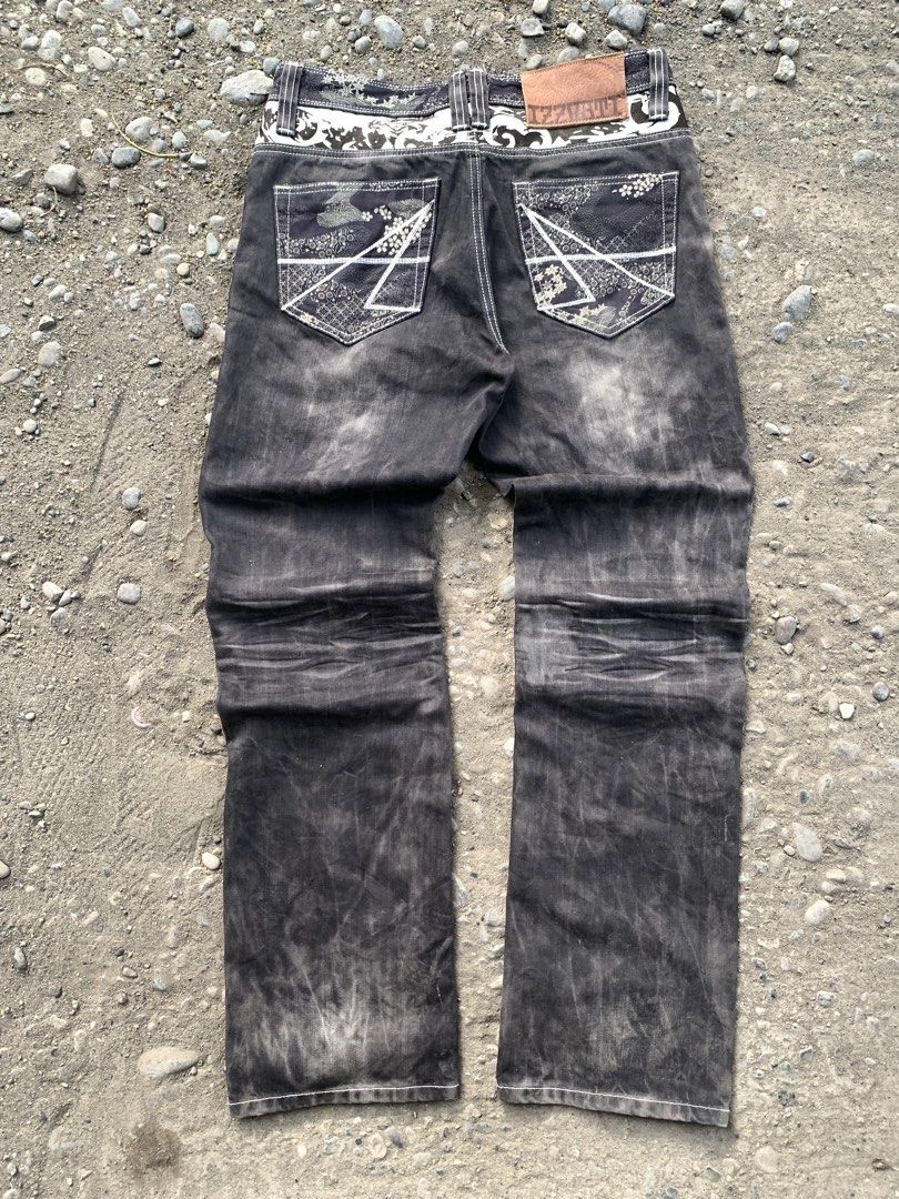 Y2k IZZVATI washpants (Category: Jeans) located in Braulio E. Dujali. Submitted by gabizz (Listing ID 1427085251, Image 1). Description: W-32 L-43 Hem-8.5.