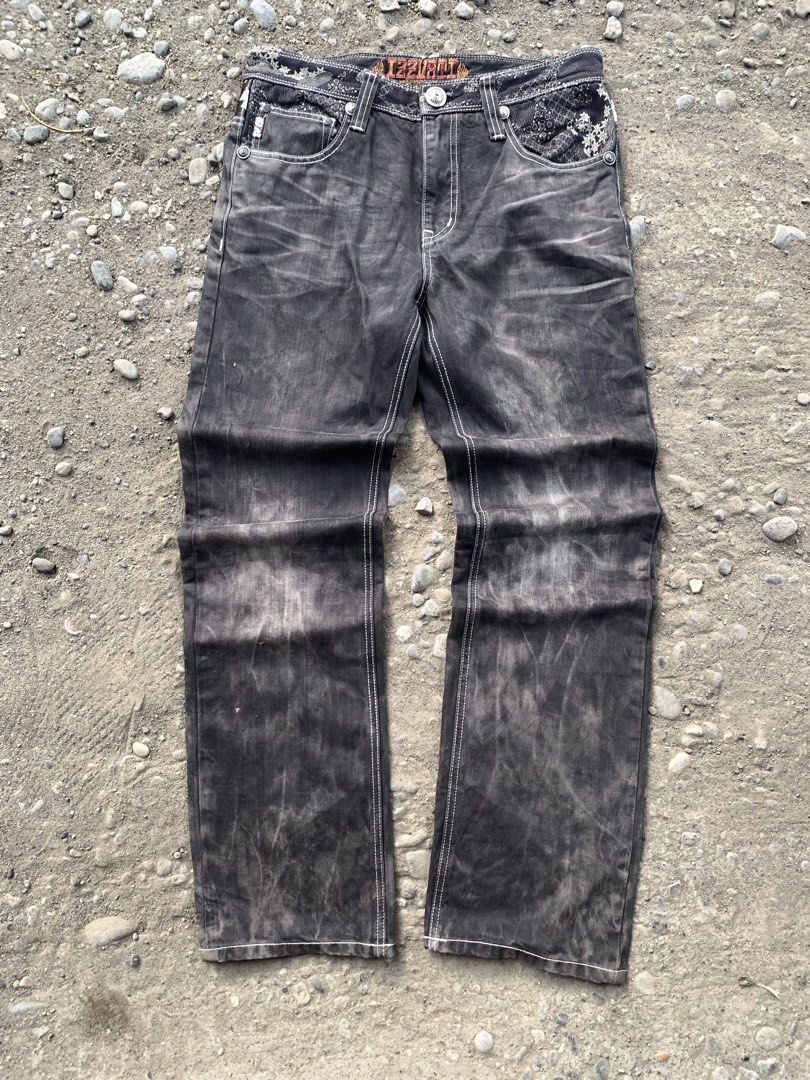 Y2k IZZVATI washpants (Category: Jeans) located in Braulio E. Dujali. Submitted by gabizz (Listing ID 1427085251, Image 2). Description: W-32 L-43 Hem-8.5.