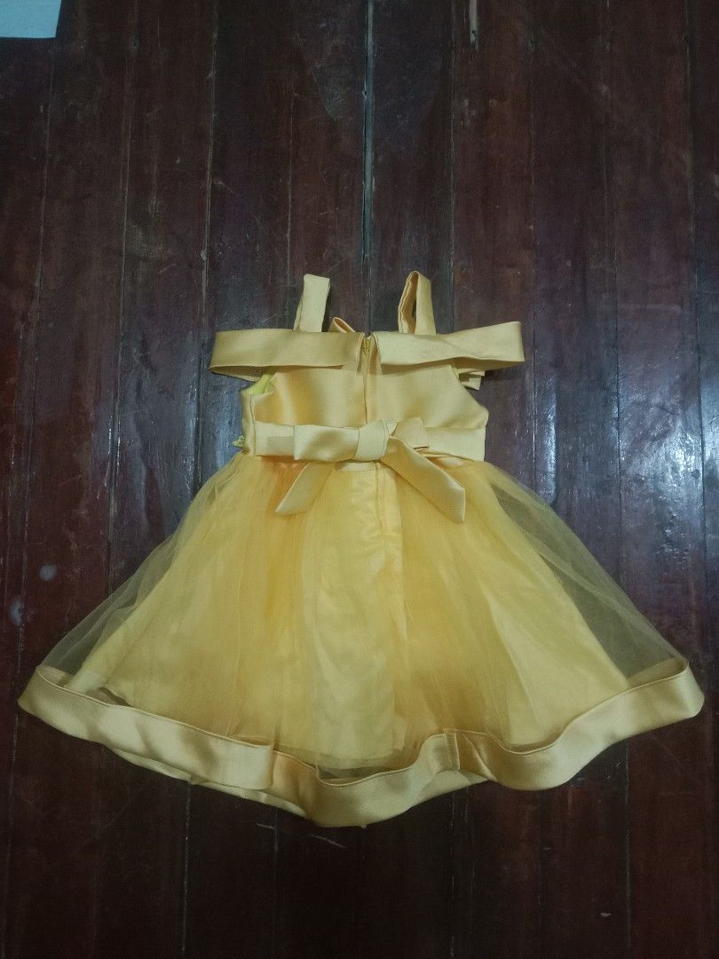 Yellow Party Dress with Bow (Category: Dresses) located in Marikina City. Submitted by cathdeeee (Listing ID 1427119658, Image 3). Description: 1-2 years old can fit.. .
