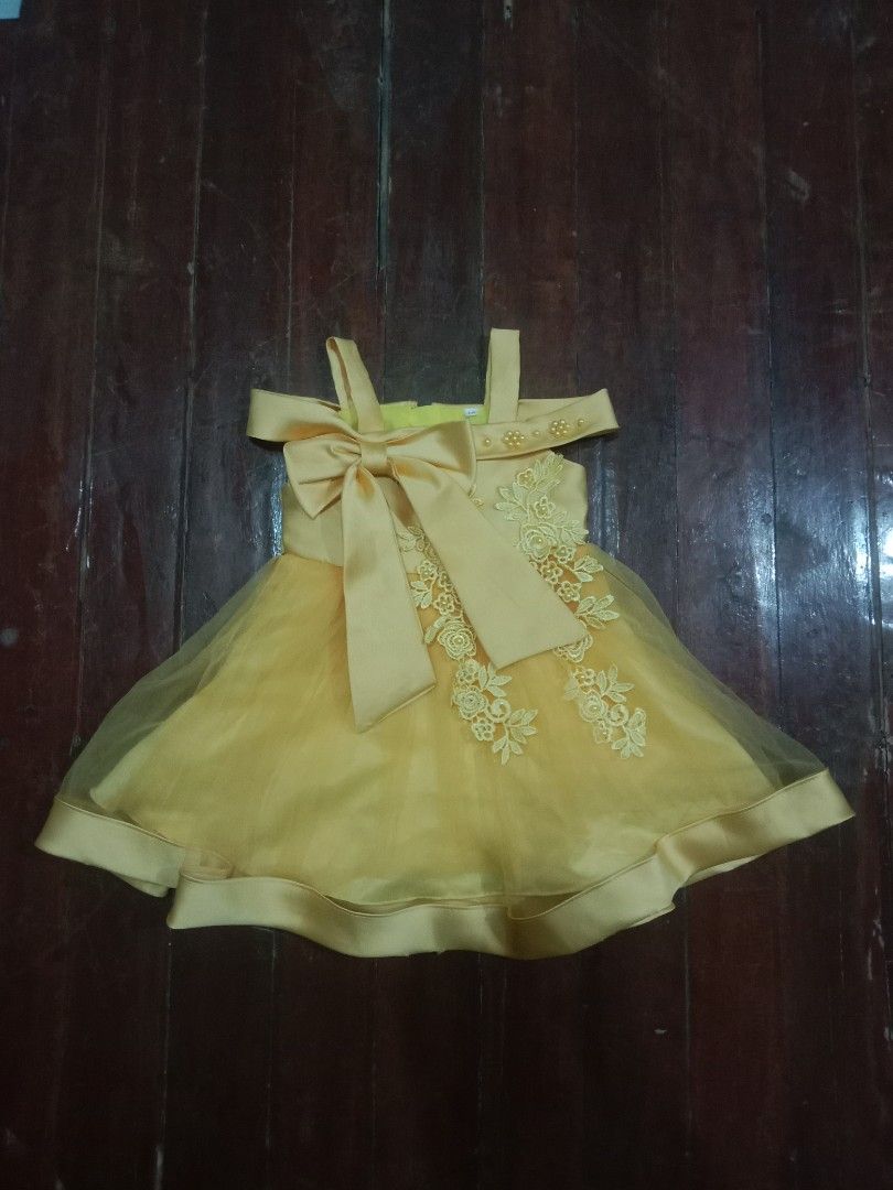 Yellow Party Dress with Bow (Category: Dresses) located in Marikina City. Submitted by cathdeeee (Listing ID 1427119658, Image 1). Description: 1-2 years old can fit.. .