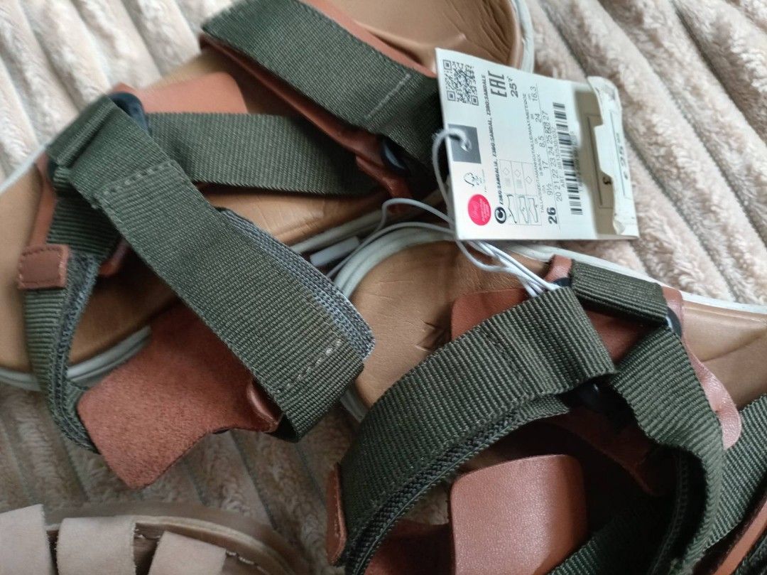 Zara for kids (Category: Slippers and slides) located in Manila. Submitted by fineone (Listing ID 1427154175, Image 2). Description: for both na sandals size 25 pang 5 year old zara leather isa.