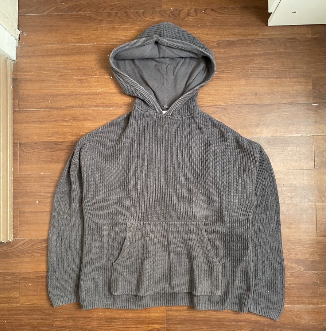 Zara Ribbed Knit Hoodie (Category: Coats, Jackets and Outerwear) located in Manila. Submitted by cdabs (Listing ID 1427031609, Image 1). Description: rfs: decluttering size s mens l 25 w 21 lalamove delivery & gcash payment.