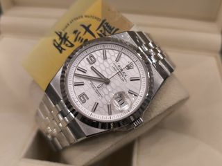 （分類：）位於 。 由 TimeAttackWatches 提交（商品編號 1427262401，圖片 1）。簡介： 。