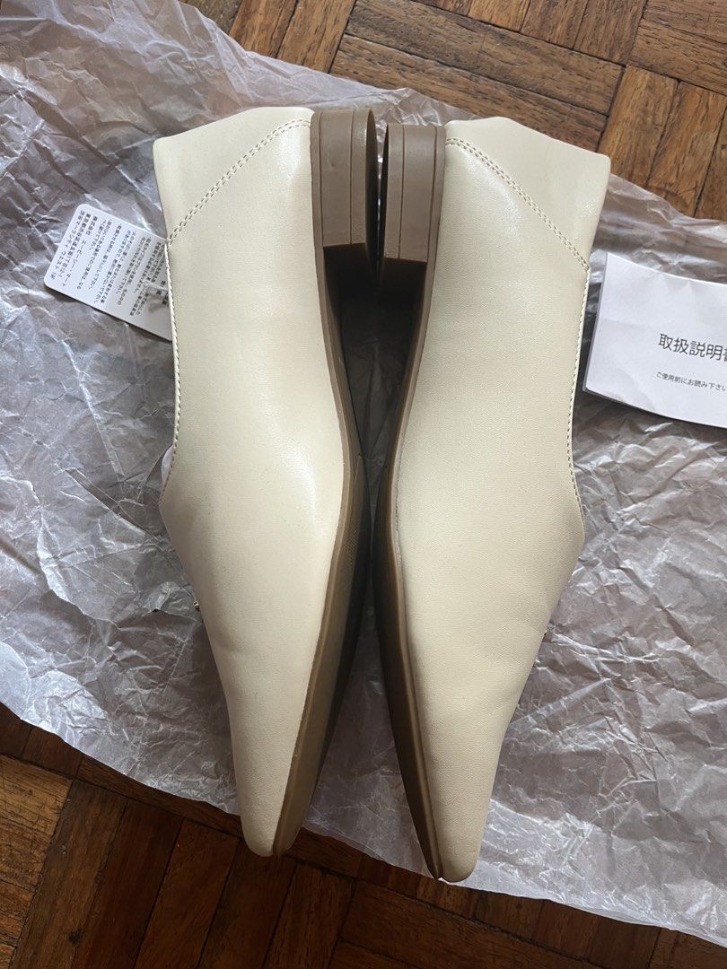 ABC Loafers (Category: Loafers) located in Makati City. Submitted by yoursecondbest (Listing ID 1427313032, Image 3). Description: Bought in Japan this Feb lang. Perfect for size 7-7.5 or pwede rin siguro size 8 as it is a soft leather. Open for trade in size 7 po..