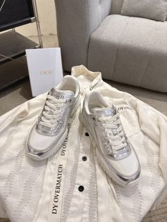 (Category: ) located in . Submitted by luxcloset.shop (Listing ID 1427263568, Image 1). Description: .