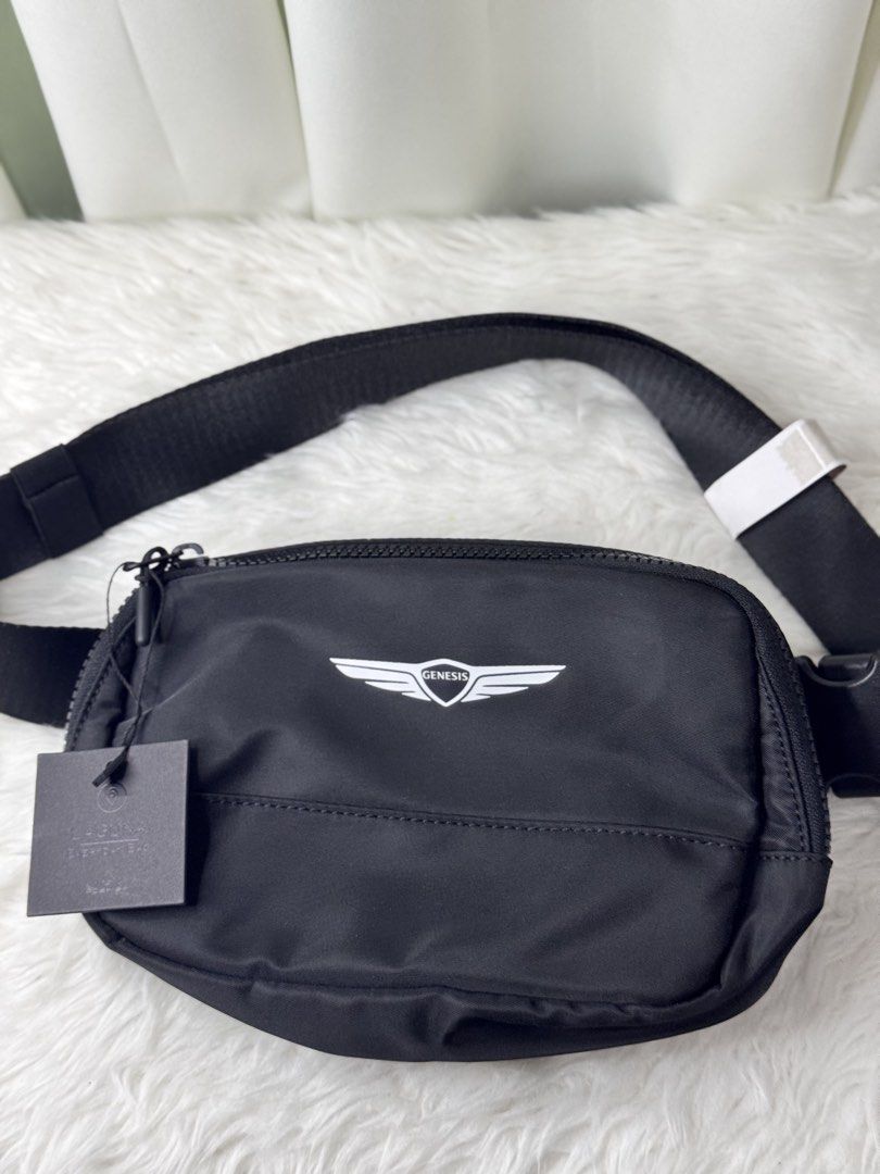 Belt Bag Body Bag (Category: Luxury Bags & Wallets) located in Kabankalan. Submitted by vera.styles (Listing ID 1427276106, Image 1). Description: .