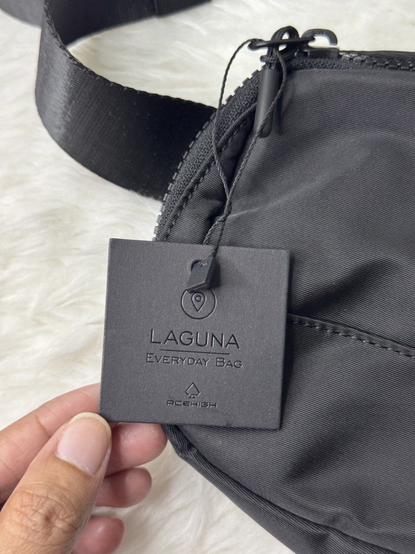 Belt Bag Body Bag (Category: Luxury Bags & Wallets) located in Kabankalan. Submitted by vera.styles (Listing ID 1427276106, Image 2). Description: .