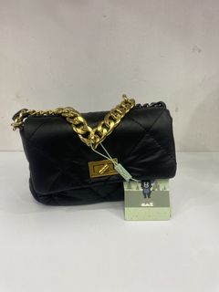（分類：）位於 。 由 _alipx 提交（商品編號 1427207973，圖片 1）。簡介： 。