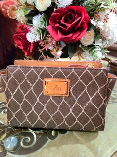 (Category: ) located in . Submitted by huda_wardrobe (Listing ID 1427270906, Image 1). Description: .