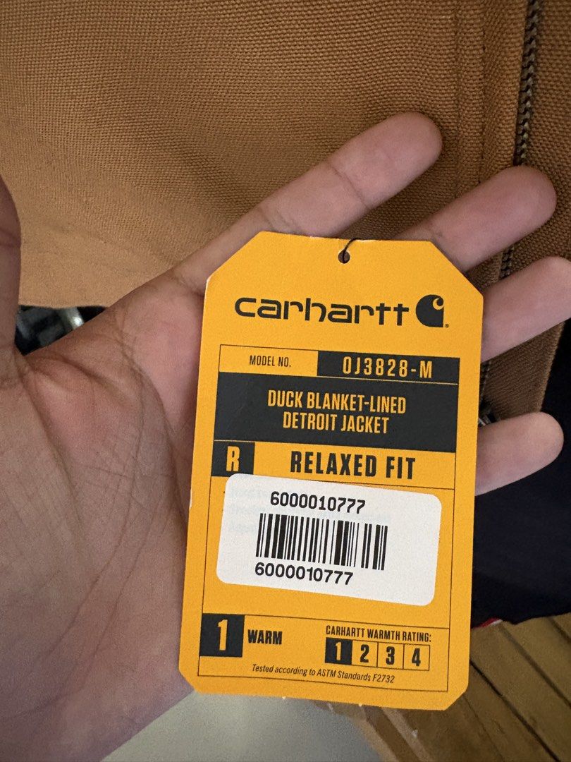 Carhartt Duck Blanket-Lined Detroit Jacket - M (Category: Coats, Jackets and Outerwear) located in Manila. Submitted by benipayoke12353 (Listing ID 1427293899, Image 1). Description: Hello, Good evening! Brandnew size M bought in the US puffy siya perfect for those na mahilig mag winter.