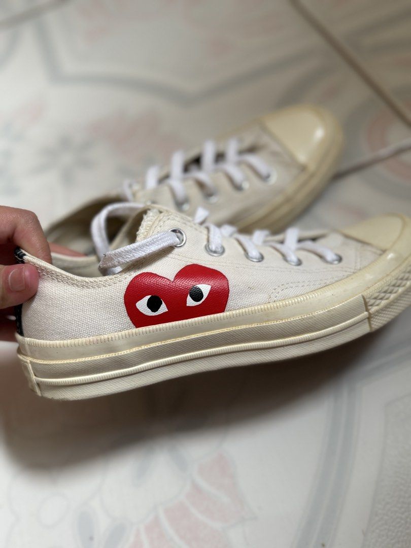 CDG x Converse Singe Heart Low Chuck (Category: Sneakers) located in Tanjay. Submitted by everythingcutefinds (Listing ID 1427220766, Image 1). Description: Naging yellowish lang yung rubber but madali lang naman paputiin sa mga professional shoe cleaners! Walang cracks or anything yung rubber/sole. Laba lang talaga kulang! .
