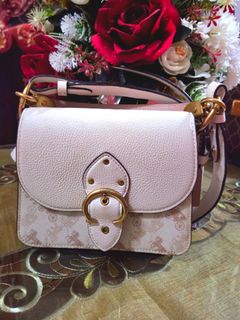 (Category: ) located in . Submitted by huda_wardrobe (Listing ID 1427274444, Image 1). Description: .