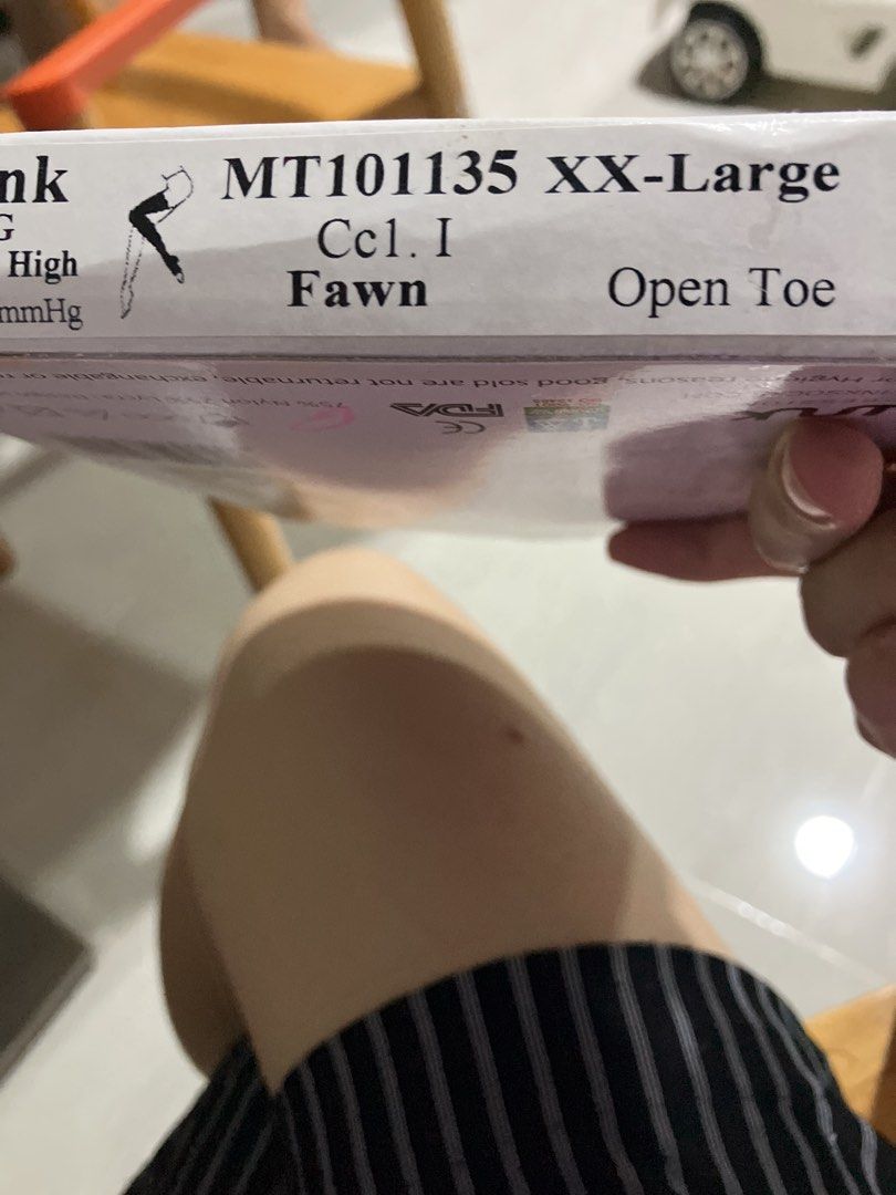 Compression socks (Category: Medical Supplies & Tools) located in Singapore. Submitted by lulalemon (Listing ID 1425907211, Image 2). Description: New..