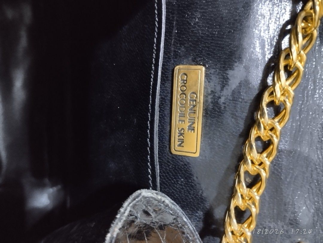Crocodile skin crossbody bag (Category: Cross-body Bags) located in Bacoor. Submitted by nigel_008 (Listing ID 1427236620, Image 3). Description: Crocodile skin crossbody bag good condition.