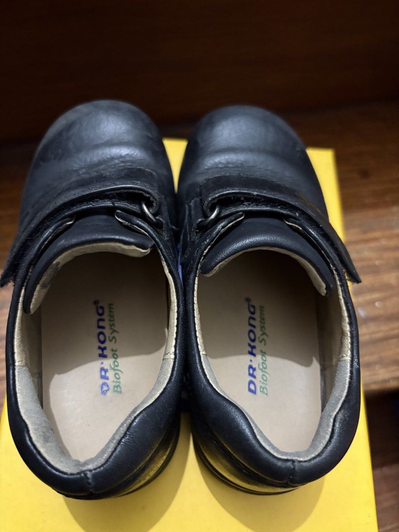 Dr. Kong Black Shoes Size 27 (Category: Babies & Kids Fashion) located in San Juan City. Submitted by mksb0112 (Listing ID 1427309977, Image 3). Description: - no flaws - size 27 in Dr. Kong.