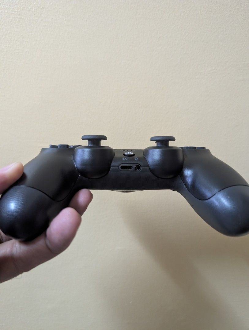 DualShock 4 Controller for PS4 (Category: Controllers) located in Quezon City. Submitted by unboxingtito (Listing ID 1427307072, Image 3). Description: Brand new and unused .