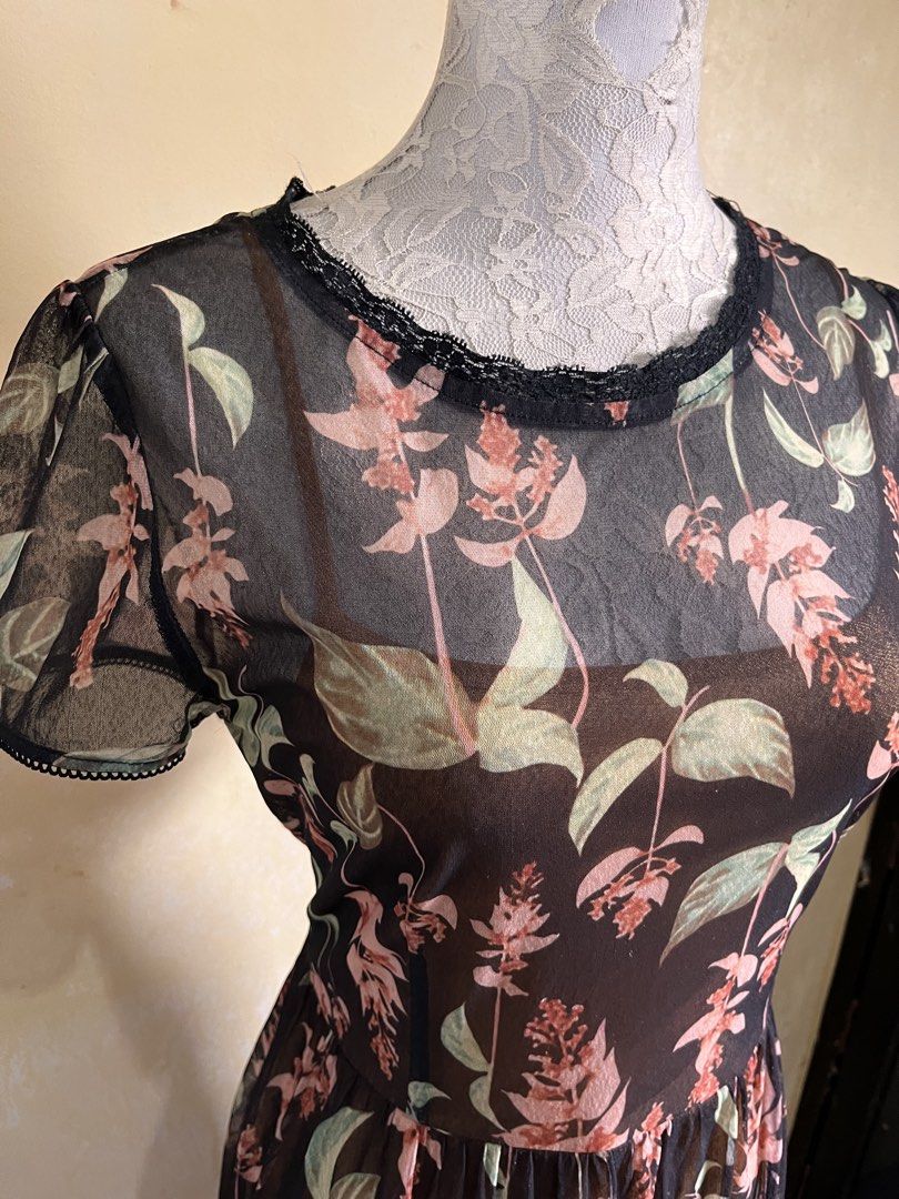 Floral Print Maxi Dress (Category: Dresses) located in Quezon City. Submitted by havenshubb (Listing ID 1427165987, Image 2). Description: Bust: 40-42” Waist: 36” Length: 46” Can ship thru shoppe co, J&T, LBC, Payment: RCBC, CBS, GCash, UB .
