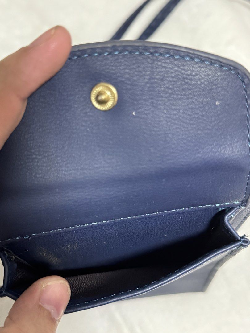 Forever Mineyo Crossbody Wallet Bag (Category: Cross-body Bags) located in Rizal. Submitted by declutteryph (Listing ID 1427309165, Image 2). Description: Good condition detachable string strap can be used as cellphone holder and wallet .