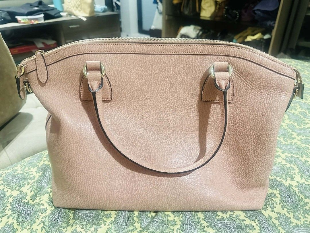 GUCCI GG CHARM DOME SATCHEL (Category: Luxury Bags & Wallets) located in Bacoor. Submitted by kahlan0606 (Listing ID 1427267865, Image 1). Description: Gucci GG Charm Dome Satchel (often referred to in the resale market as the "Dollar Calf" or "Interlocking G Charm" bag). It is a classic, structured piece typically made from pebbled "Dollar" calfskin leather. • Model Name: Gucci GG Charm Dome Satchel / Top Handle Bag. • Style Number: 449651 (Medi