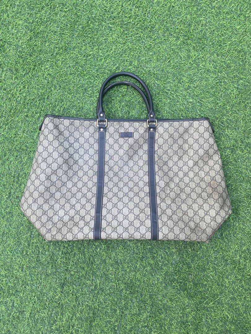 Gucci GG Supreme Tote Bag (Category: Luxury Bags & Wallets) located in Marikina City. Submitted by lucianosgarments (Listing ID 1427242471, Image 1). Description: .