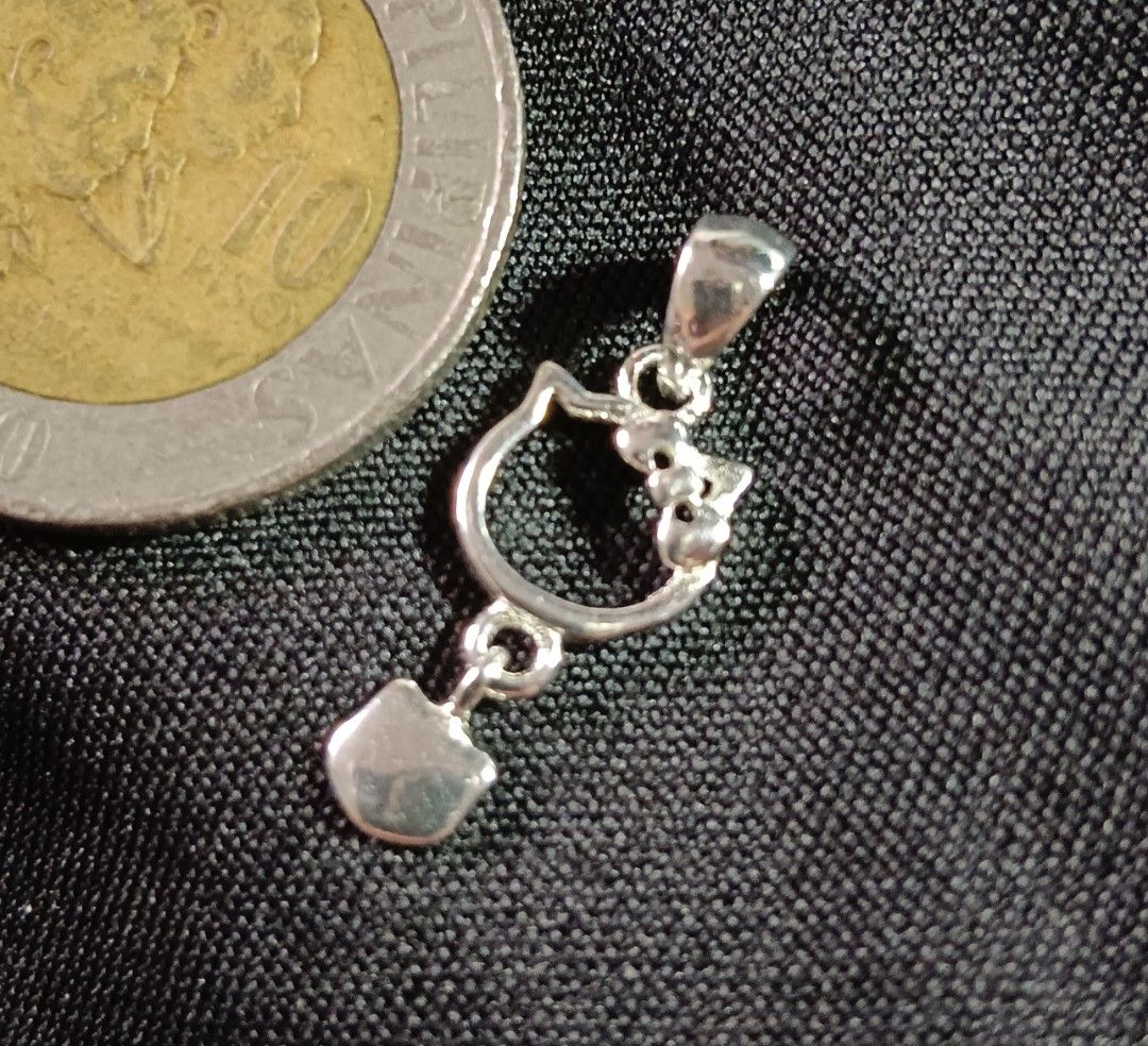 100% Legit 925 Silver Hello Kitty Pendant (Category: Charms) located in Manila. Submitted by mhar_declutter (Listing ID 1427235476, Image 1). Description: Silver Hello Kitty Pendant TUNAY NA SILVER Silver Hello Kitty Pendant TUNAY NA SILVER.
