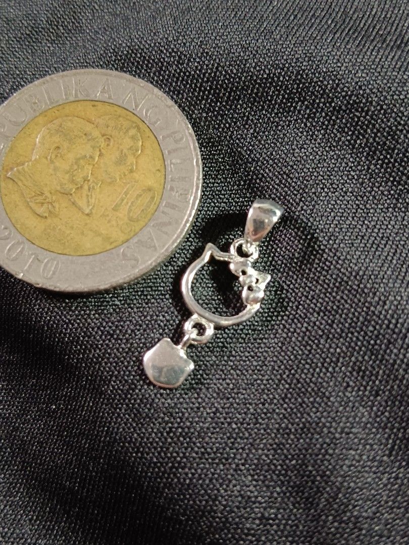 100% Legit 925 Silver Hello Kitty Pendant (Category: Charms) located in Manila. Submitted by mhar_declutter (Listing ID 1427235476, Image 3). Description: Silver Hello Kitty Pendant TUNAY NA SILVER Silver Hello Kitty Pendant TUNAY NA SILVER.