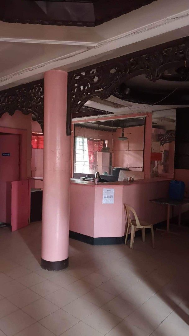 HOUSE AND LOT (Category: House & Lot) located in Caloocan City. Submitted by jom.shop (Listing ID 1427191664, Image 3). Description: clean title and certified true copy readily available Near Chinese Gen. Hospital and Banawe Address - A.MACEDA ST. SAMPALOC, MANILA 6br, 1 each t&b 1st, 2nd, 3rd floor. 500+ sq.m up and down (210 sq.m lot area) 3 rooms 1st floor with 2 toilets 3 rooms 2nd floor with 3 toilets 3rd floor 1 room & terrace 1 toilet 4th 