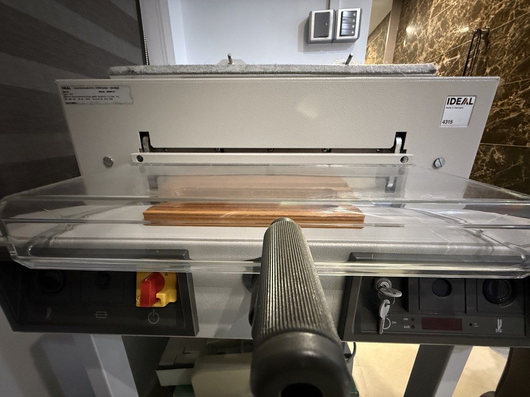 IDEAL 4315 Automatic Paper Cutter484967693000396803