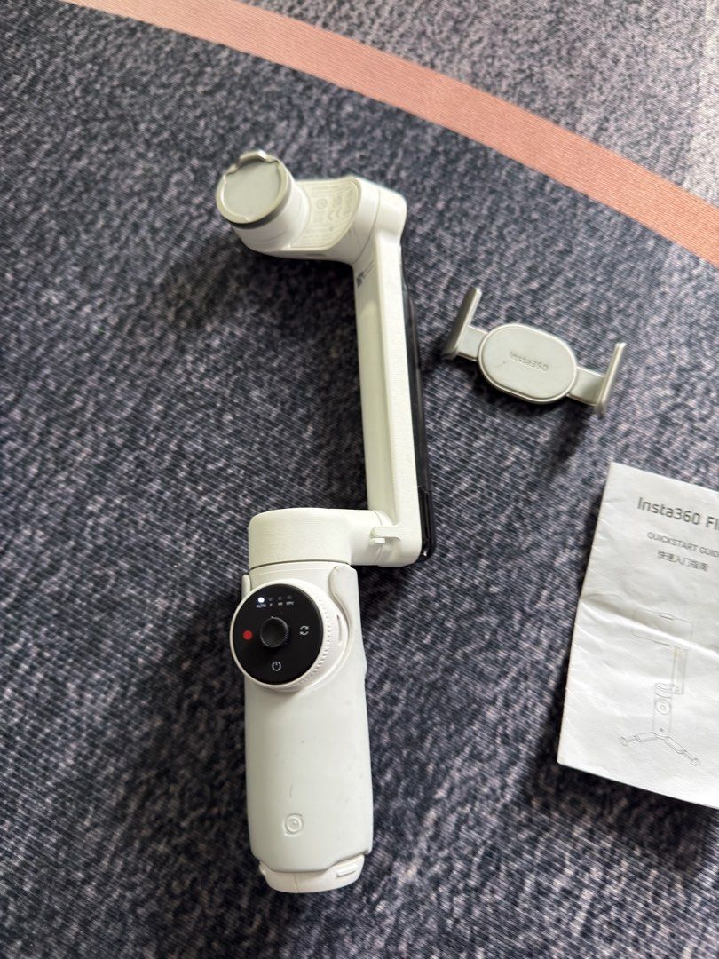 Insta360 Flow Smartphone Stabilizer (Category: Gimbals & Stabilizers ) located in Pasig City. Submitted by sachinphil (Listing ID 1427247818, Image 2). Description: Php 4k. Insta360 flow.. sparingly used… twice or thrice only. Pick up or buyer pays for shipping from BGC.