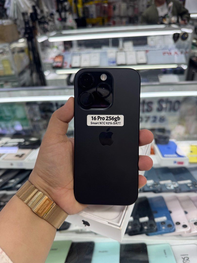 Iphone 16 Pro 256gb Smartlocked 92% batt No issue (Category: iPhone 16 Series) located in San Juan City. Submitted by javedsgadgetshop (Listing ID 1427195211, Image 2). Description: INSTALLMENT OPTIONS : SPAY LATER / GGIVES / CREDIT CARD! WE BUY AND SELL SO PWEDE MAGBINTA OR SWAP ! Quick Specs : 💵 Iphone 16Pro •256gb •NTC Variant •92% batt health •Smartlocked •98% Smoothness •No hidden issue | No Repaired •100% Authentic | Not Refurbished •w/ Bo