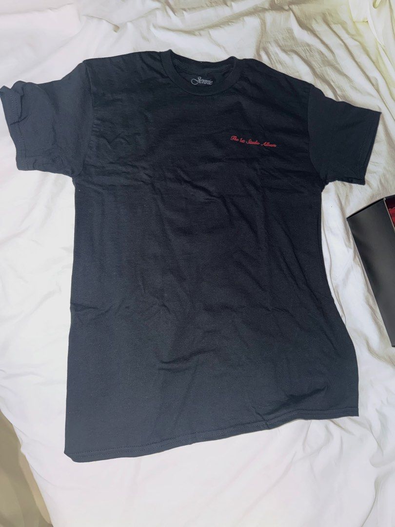 BLACKPINK JENNIE RUBY ALBUM TEE - MEDIUM T-SHIRT (Category: Shirts) located in Dasmarinas. Submitted by alische_tm (Listing ID 1427267874, Image 2). Description: ✅ Onhand and official ✅ Brandnew - never worn, never washed; straight out of the boxset With FREE Hammerbong V2 (used during concert, no strap) .