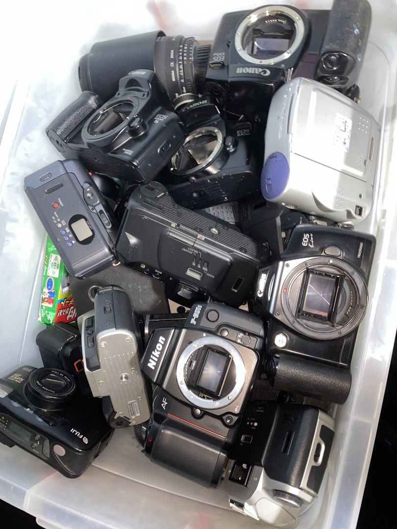 [JUNK] Assorted Film Cameras - Canon, Pentax, Nikon, Minolta and More ...