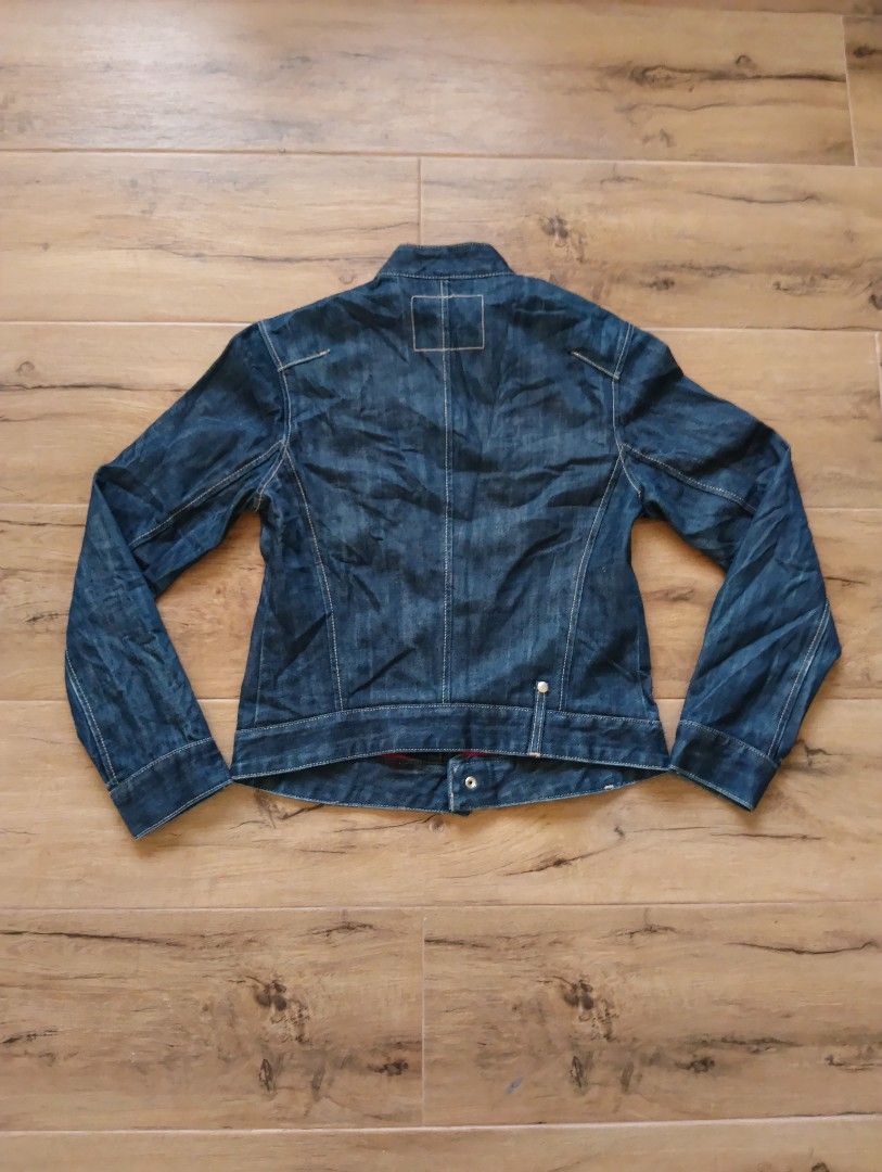 LEVIS ENGINEERED DENIM JACKET (Category: Coats, Jackets and Outerwear) located in Talisay. Submitted by nooooooooooooooooy (Listing ID 1427255333, Image 2). Description: LEVIS ENGINEERED DENIM JACKET FOR WOMENS🚺 LARGE WIDTH 18 LENGTH 22 SHOULDER 16 ½ SLEEVE 24 EXCELLENT NO MAJOR FLAWS, NEED WASH PM💌💌.