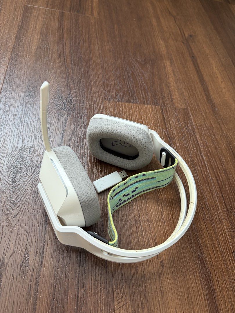 Logitech G733 Wireless Gaming Headset - White