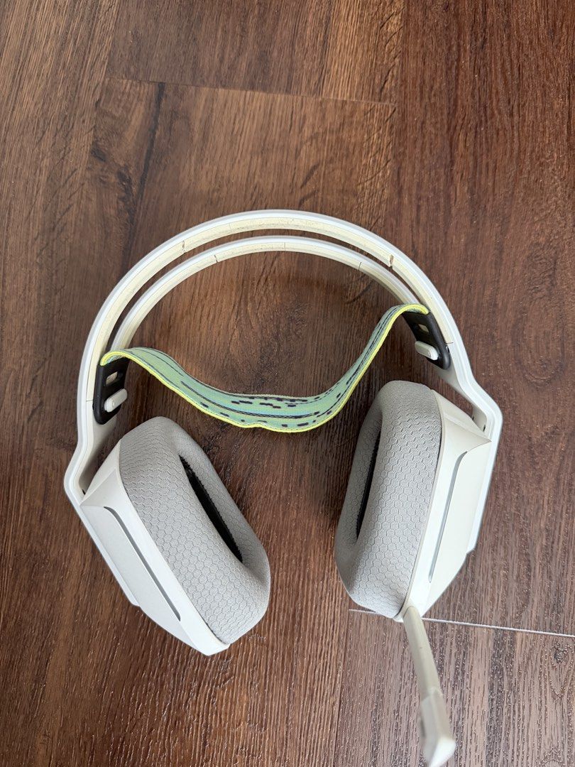 Logitech G733 Wireless Gaming Headset - White402318095969177602