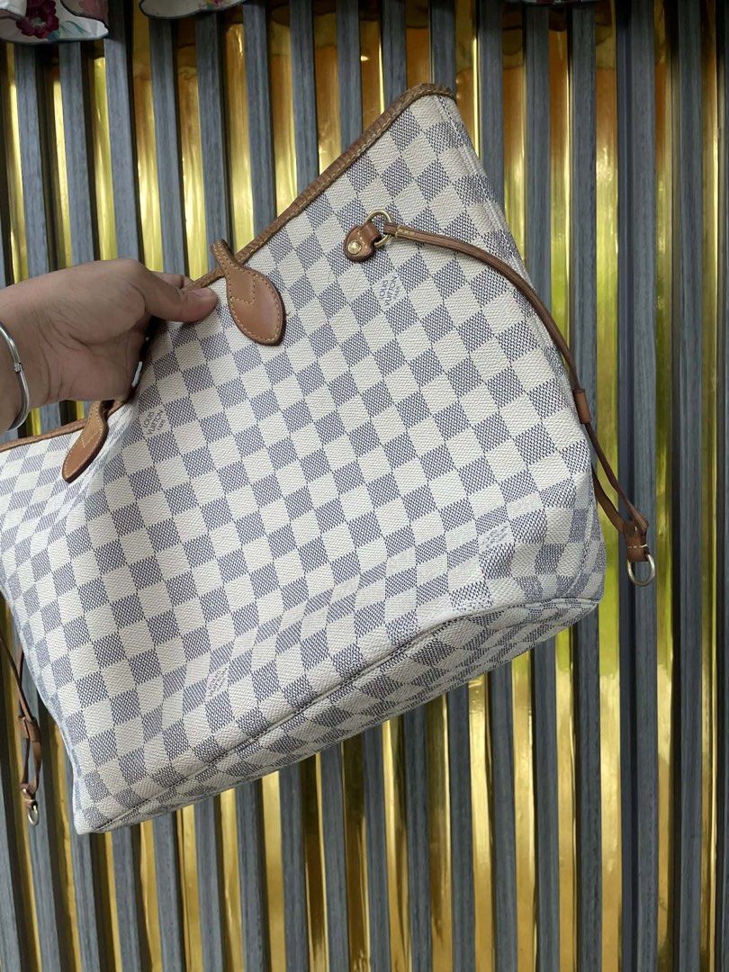 Louis Vuitton Damier Azur Neverfull MM (Category: Luxury Bags & Wallets) located in Mambajao. Submitted by ckali (Listing ID 1427270174, Image 3). Description: .