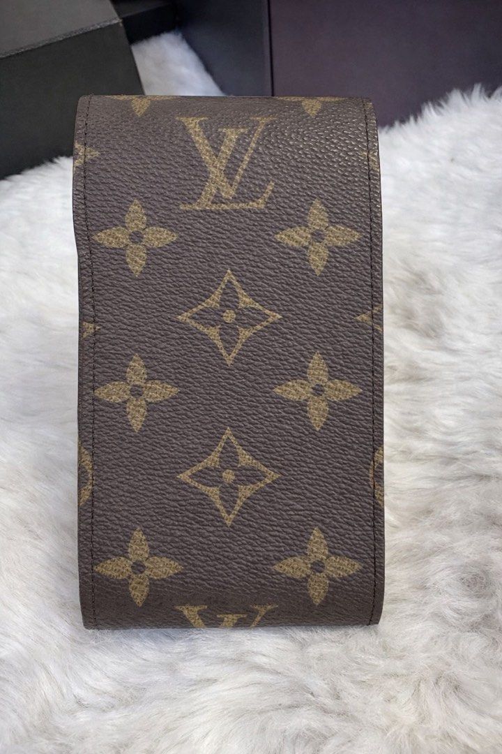 Louis Vuitton Monogram Cigarette Case (Category: Luxury Bags & Wallets) located in Caloocan City. Submitted by luxeateliermanila (Listing ID 1427193106, Image 3). Description: Authentic Louis Vuitton Monogram Etui Cigarette Case M63024 No inclusions. Pre-loved condition. As is where is. Market Selling Pre-loved Price : Php 17,000 ✨MY PRICE : Php 7,500 only! ✨ Shipping c/o Buyer. .