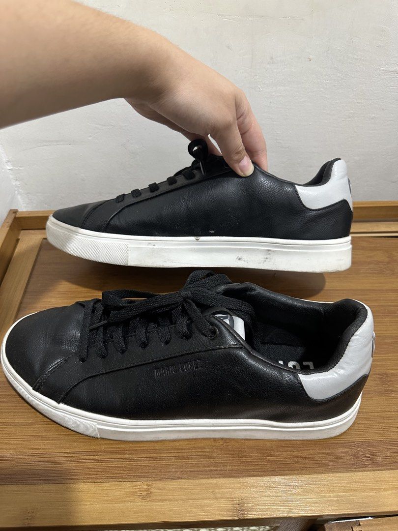 Mario Lopez Cliff Black Sneakers (Category: Sneakers) located in Quezon City. Submitted by andeeclutters (Listing ID 1427188133, Image 2). Description: - Mario Lopez Cliff Black Sneakers - US Size 10 - Classic black and white colorway - Made with leather material - Features Mario Lopez branding - Stylish and versatile design PRELOVED. Please manage your expectations. 🛵 Mode of Delivery: J&T/LBC, Lalamove/Grab 💰 Mode of Payment: GCash • Maya • B