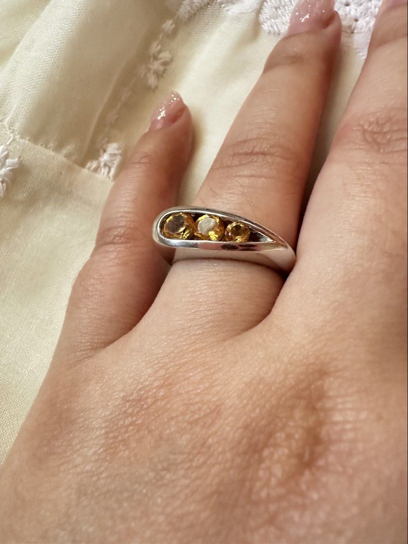Metalsmiths 925 Silver Ring with Citrine (Category: Rings) located in Bangar. Submitted by zel_things (Listing ID 1427214237, Image 2). Description: Brand: Metalsmiths Silver 925 Size 7 6.9 grams In very good condition With citrine.